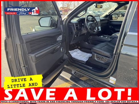 Used 2022 Ford Expedition Platinum image 13