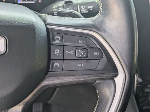 Used 2022 Jeep Grand Cherokee L Limited w/ Luxury Tech Group II AWD/4WD image 20