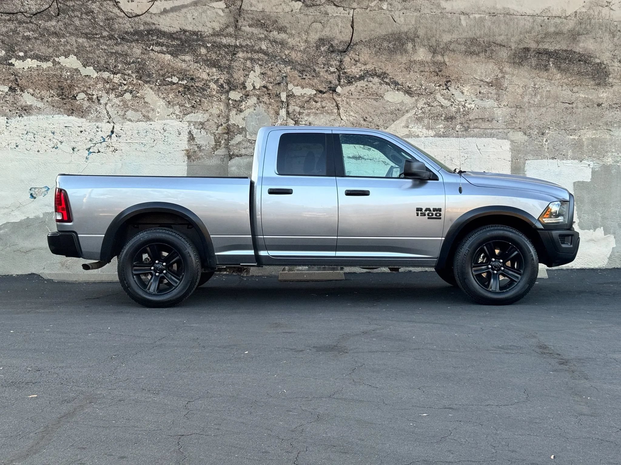 Used 2022 RAM 1500 Warlock AWD/4WD image 3