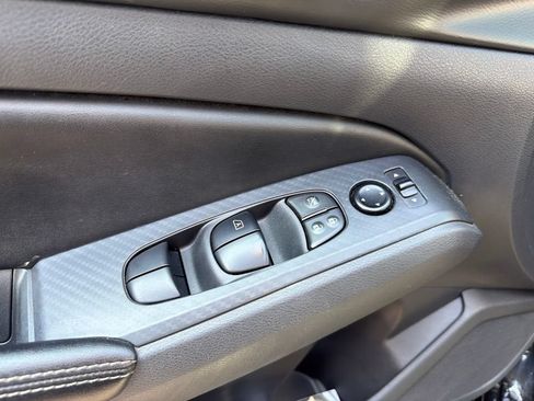 Used 2025 Nissan Altima 2.5 SV FWD image 9