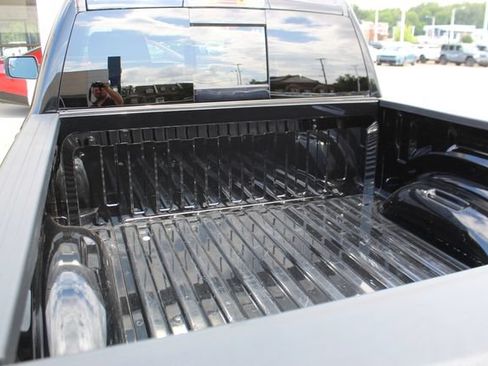 Used 2023 RAM 1500 Laramie AWD/4WD image 5