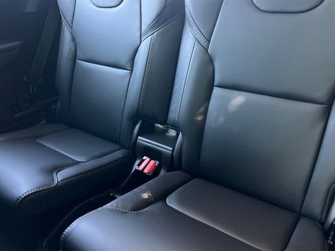 Certified 2025 Volvo XC90 B6 Ultra w/ Lounge Package image 14