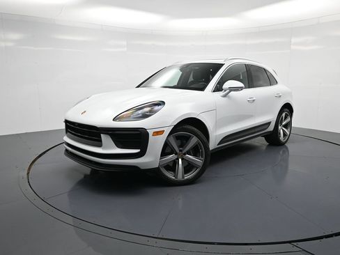Used 2022 Porsche Macan image 28