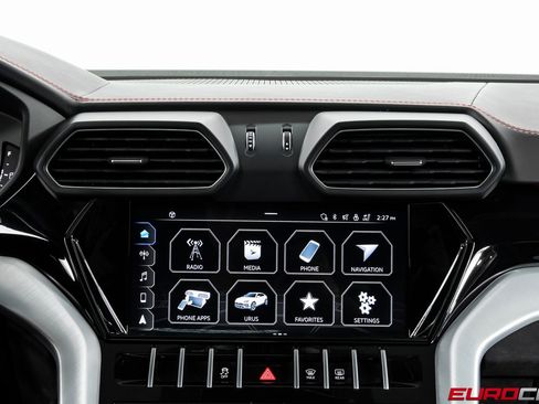 Used 2022 Lamborghini Urus *HIGH GLOSS BLACK STYLE PACKAG image 27