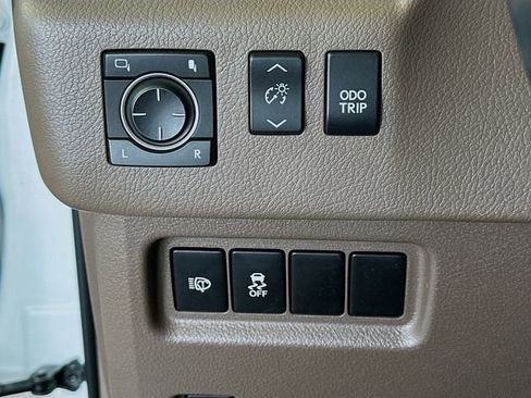 Used 2015 Lexus GX 460 w/ Premium Package AWD/4WD image 11