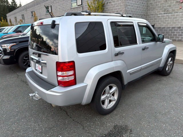 Used 2012 Jeep Liberty Limited AWD/4WD image 8