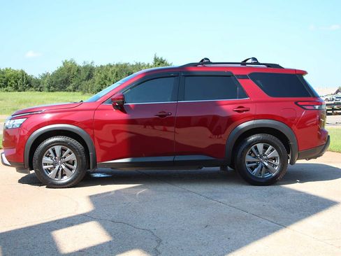 Used 2022 Nissan Pathfinder SV FWD image 6