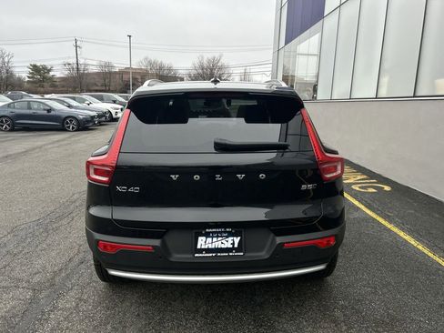 Certified 2025 Volvo XC40 B5 Ultra w/ Climate Package AWD/4WD image 7