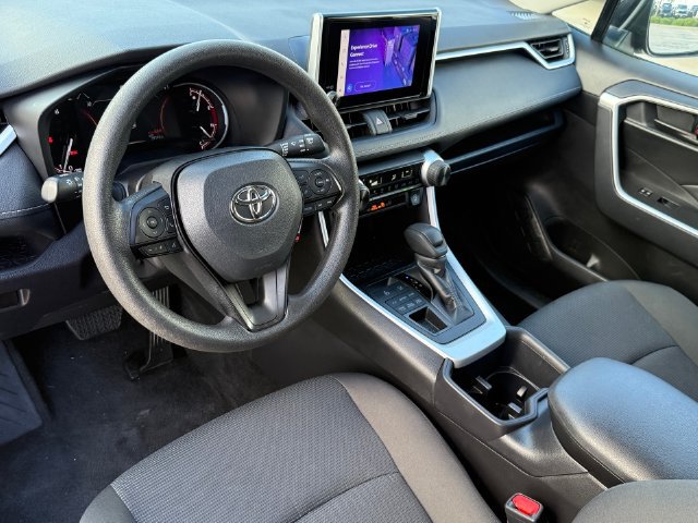 Used 2025 Toyota RAV4 LE AWD/4WD image 8