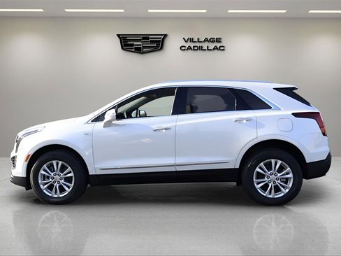New 2026 Cadillac XT5 Luxury image 2