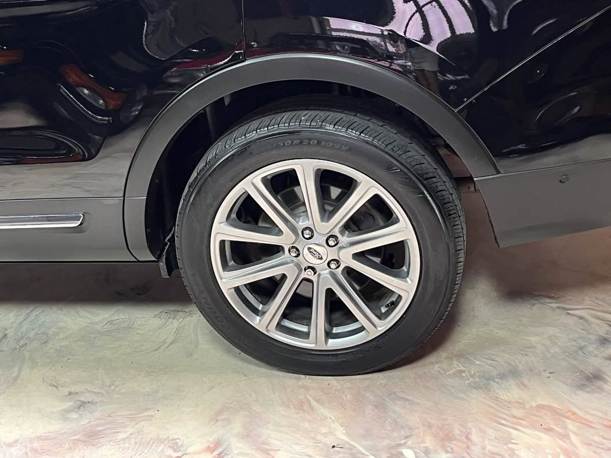 Used 2017 Ford Explorer Limited w/ Equipment Group 303A AWD/4WD image 37