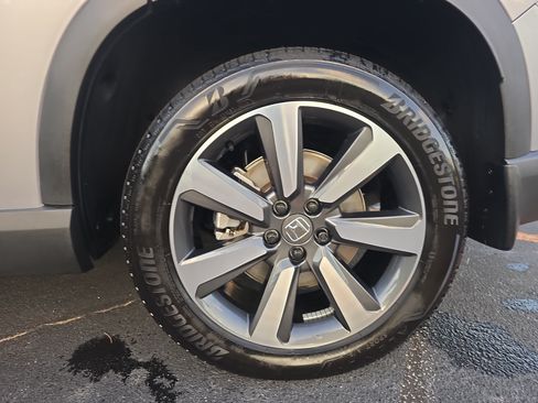 Used 2025 Honda Pilot Touring image 35