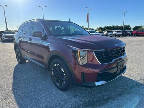 Used 2025 Kia Sorento S w/ Panoramic Sunroof Package image 8