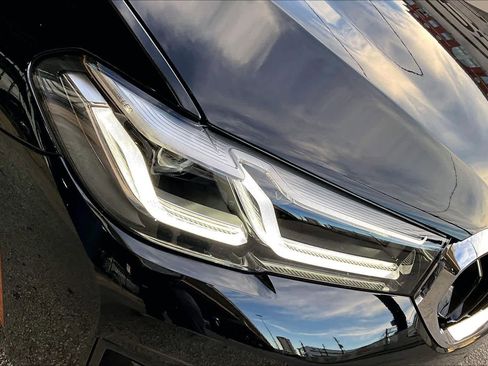 Certified 2023 BMW 530i xDrive w/ Premium Package image 27