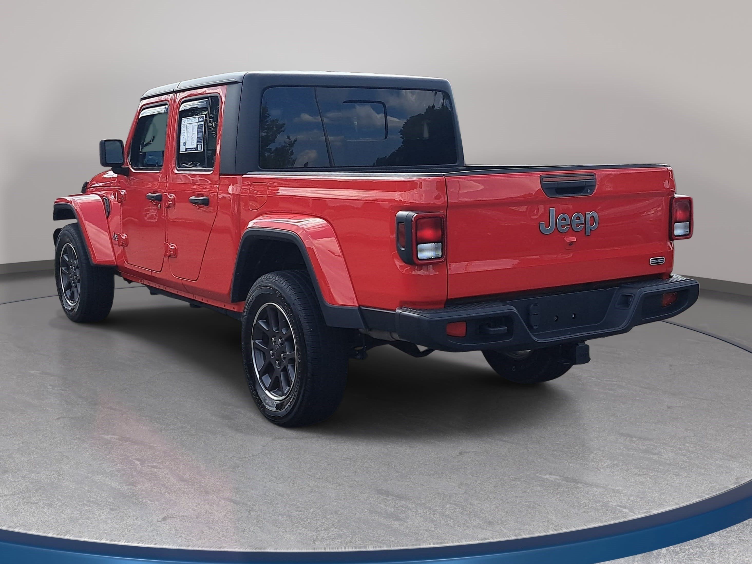 Used 2023 Jeep Gladiator Overland AWD/4WD image 7