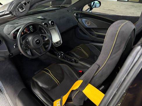 Used 2019 McLaren 570S image 37