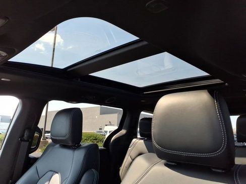 New 2026 Chrysler Pacifica Select image 17