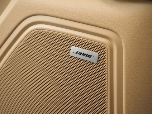 Certified 2025 Porsche Macan image 34