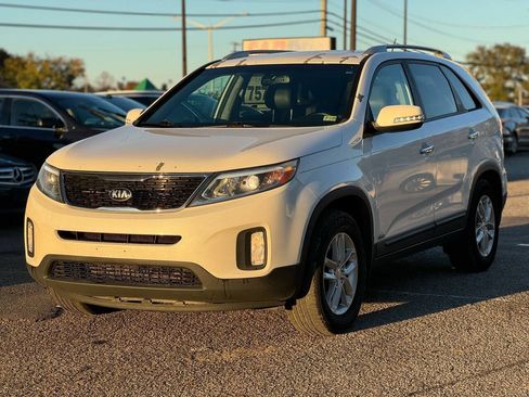 Used 2015 Kia Sorento LX AWD/4WD image 2