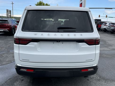 Used 2022 Jeep Wagoneer Series III w/ Convenience Group I AWD/4WD image 6