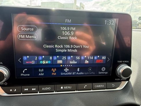 Used 2025 Nissan Sentra SV image 19