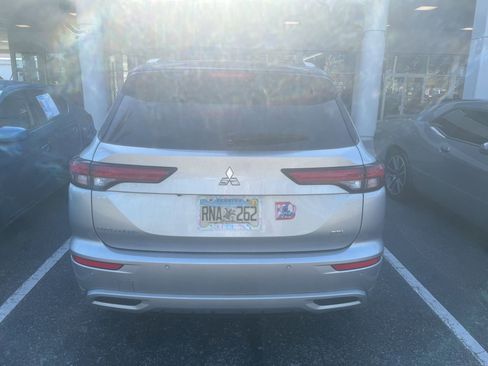 Used 2023 Mitsubishi Outlander SEL image 3