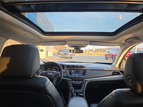 Used 2018 Cadillac XT5 Luxury w/ Driver Awareness Package image 25