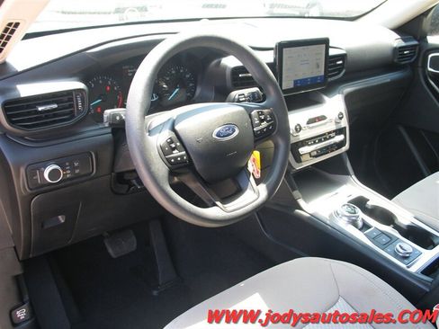 Used 2020 Ford Explorer 4WD w/ Class III Trailer Tow Package image 2