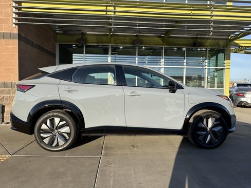 Used 2024 Nissan Ariya AWD image 9