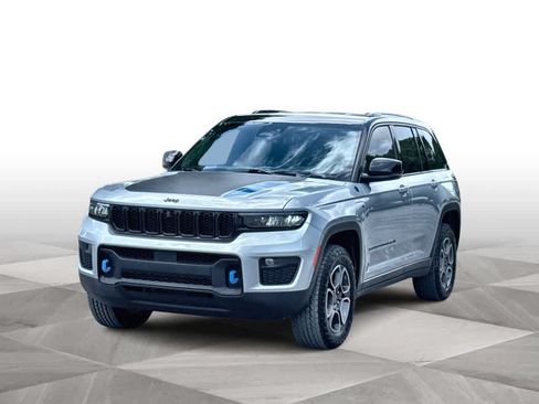 Used 2022 Jeep Grand Cherokee Trailhawk w/ Luxury Tech Group III AWD/4WD image 4