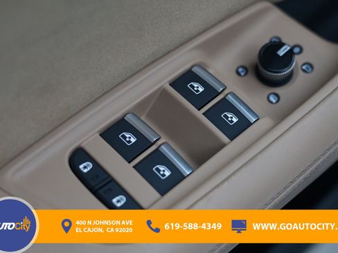 Used 2019 Audi Q8 Prestige w/ Luxury Package AWD/4WD image 19