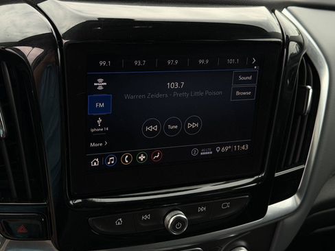 Used 2021 Chevrolet Traverse LT FWD image 13