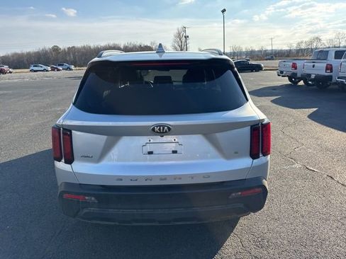 Used 2021 Kia Sorento S w/ Panoramic Sunroof Package image 11