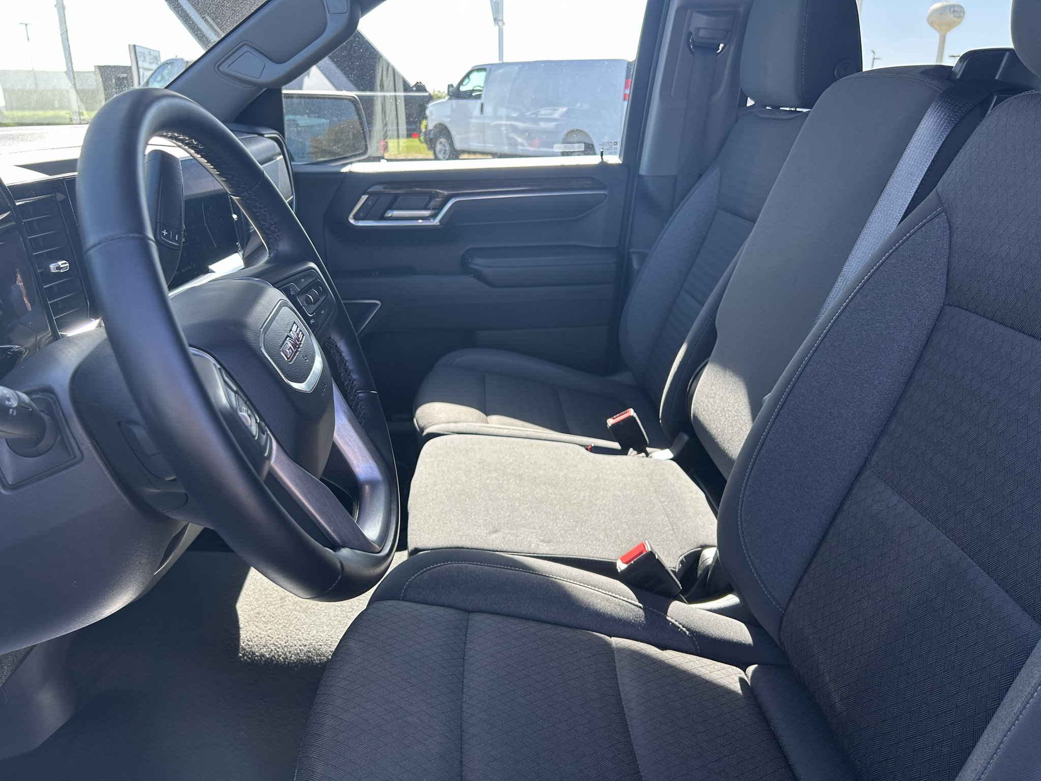 Used 2024 GMC Sierra 1500 SLE AWD/4WD image 25