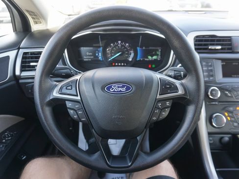 Used 2018 Ford Fusion S image 3