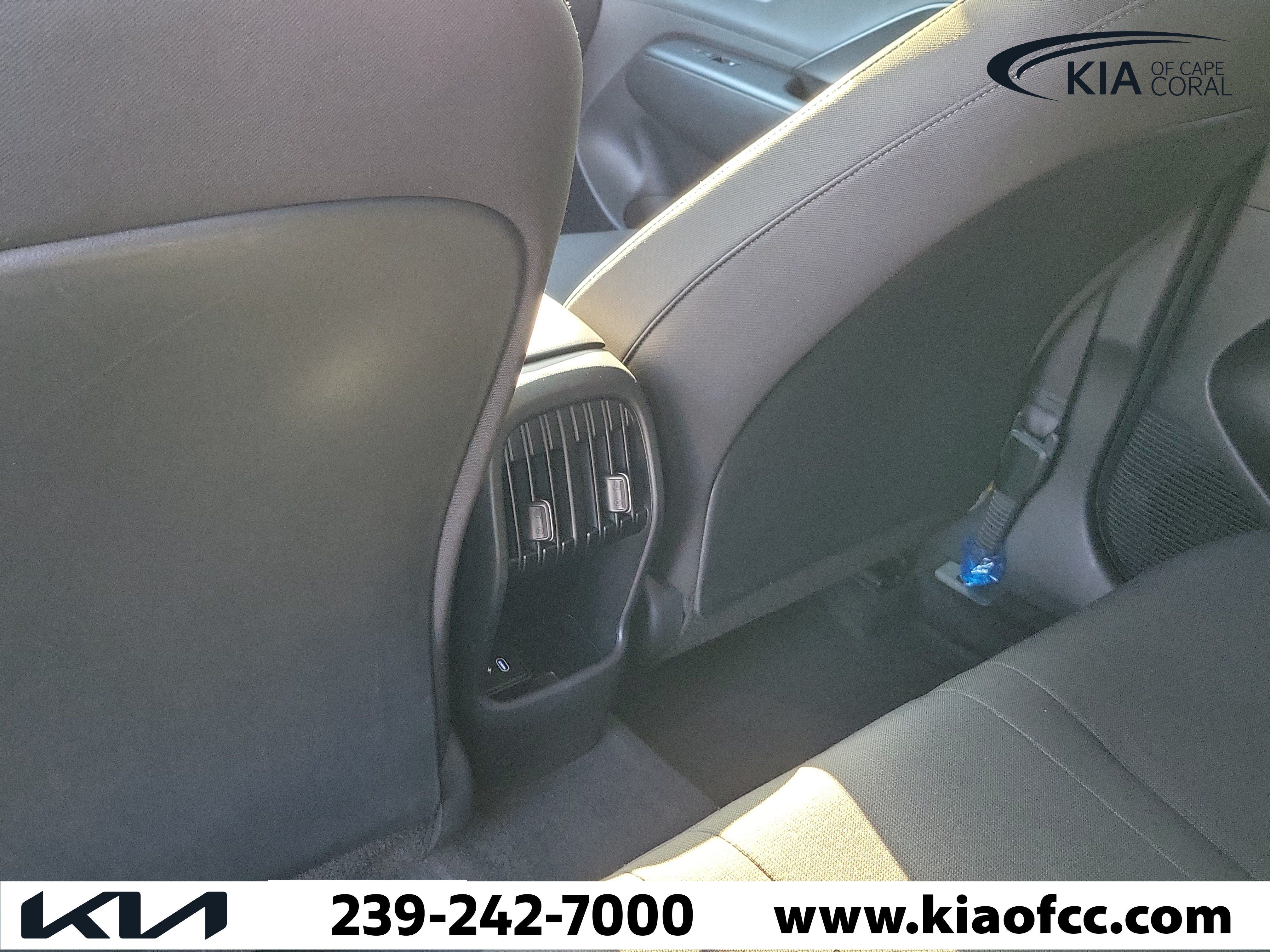 Used 2024 Hyundai Kona SEL w/ Convenience Package FWD image 12