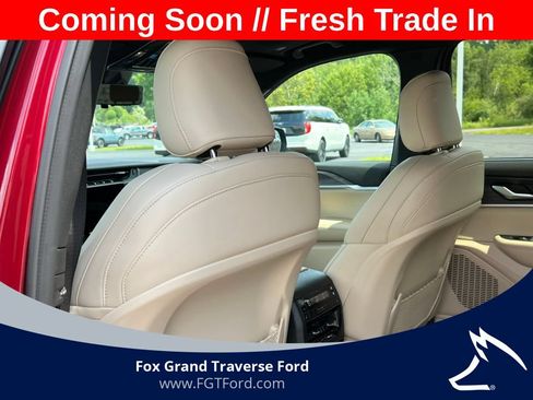 Used 2025 Jeep Grand Cherokee L Limited w/ Luxury Tech Group II AWD/4WD image 28