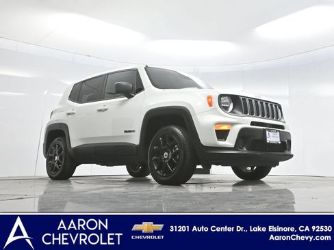Used 2023 Jeep Renegade Latitude AWD/4WD image 2