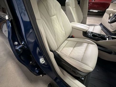 Used 2023 Buick Envision Avenir image 28