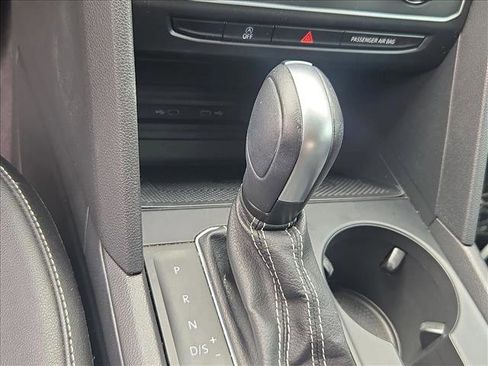 Used 2021 Volkswagen Atlas SE w/ Panoramic Sunroof Package FWD image 12