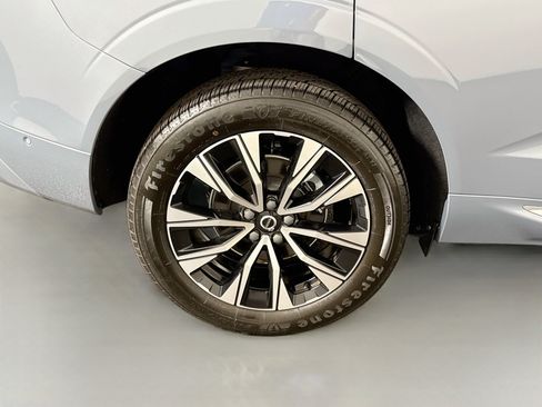 Used 2023 Volvo XC60 B5 Plus FWD image 33