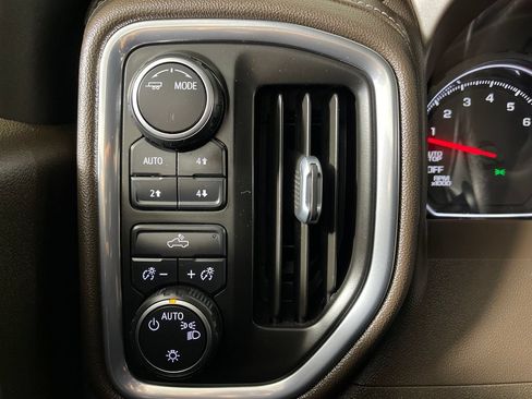 Used 2022 Chevrolet Silverado 1500 LT AWD/4WD image 28