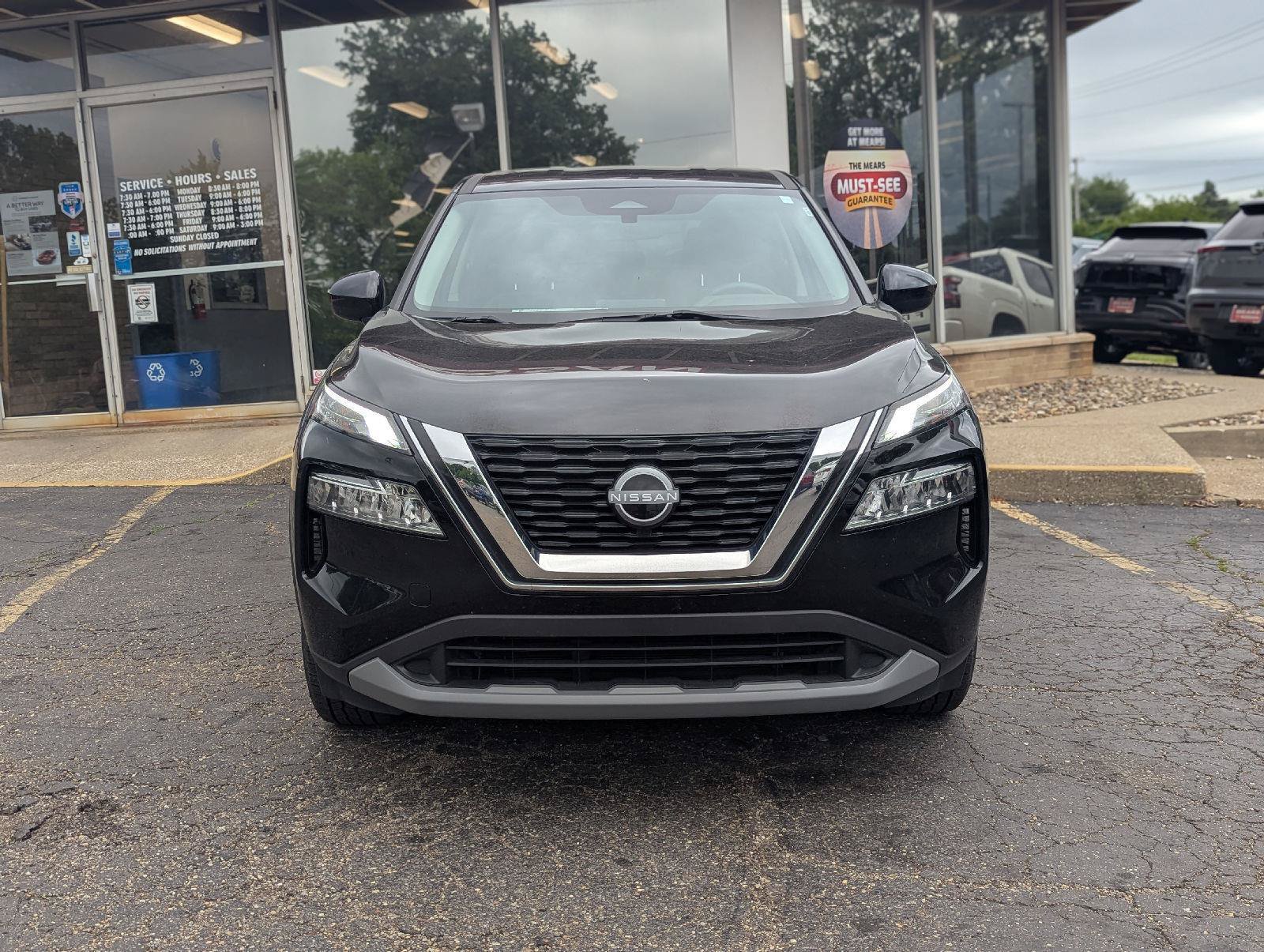 Used 2023 Nissan Rogue SV AWD/4WD image 9