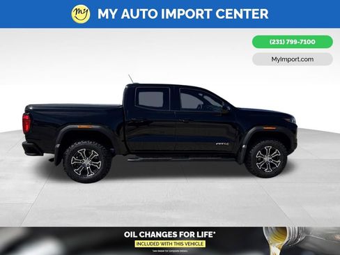 Used 2025 GMC Canyon AT4 w/ AT4 Premium Package AWD/4WD image 8