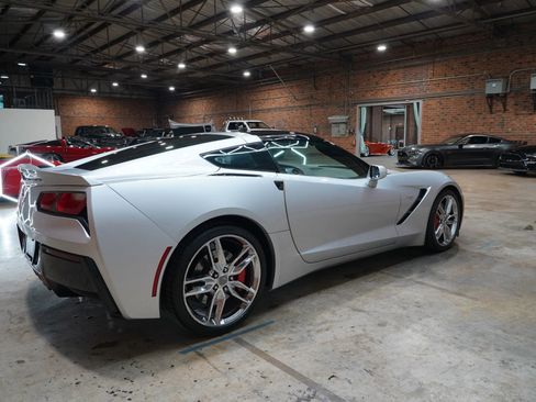 Used 2015 Chevrolet Corvette Stingray Coupe w/ Battery Protection Package RWD image 15