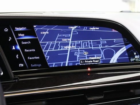 Used 2022 Cadillac Escalade Premium Luxury Platinum image 18