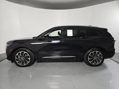 Certified 2024 Lincoln Nautilus Reserve image 7