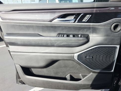 Used 2024 Jeep Wagoneer L 4WD w/ Premium Group I image 42