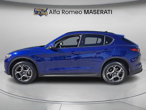 Used 2023 Alfa Romeo Stelvio Sprint image 3