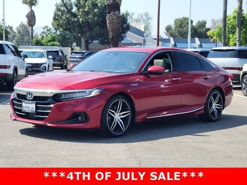 Used 2021 Honda Accord Touring image 2